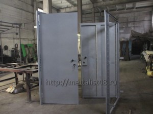 Metallicheskiye-dveri-01